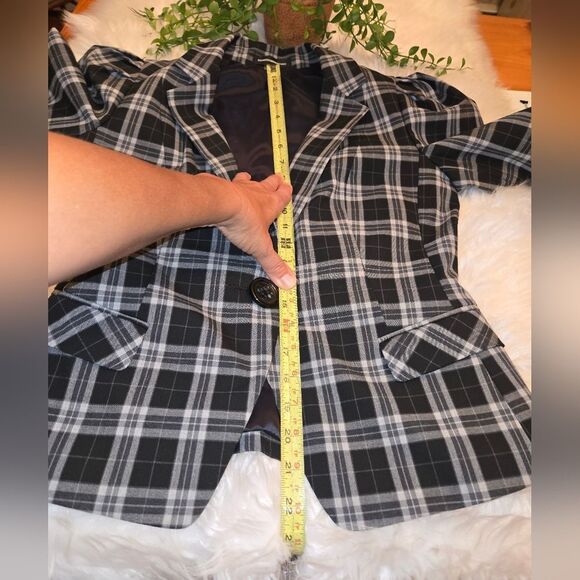 Express Black and Gray Plaid Blazer Size 8 Womens - Picture 8 of 8